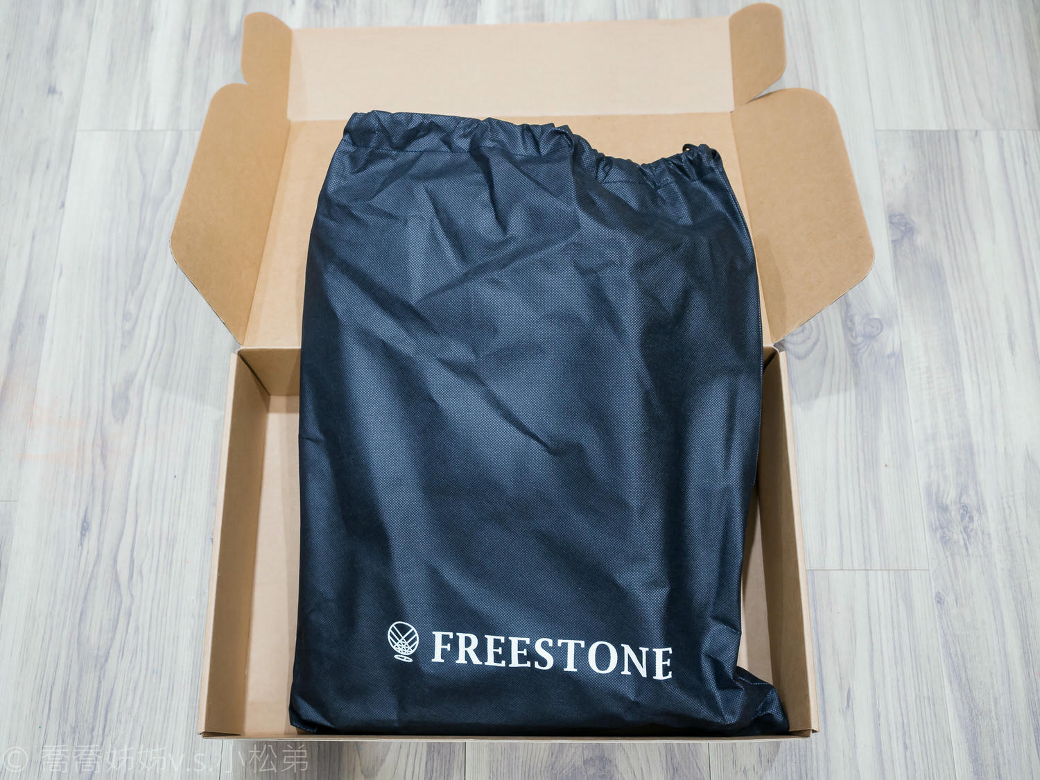 【好物分享】Freestone briefpack雙面變形包。是公事包也是休閒背包。男女適用 當媽媽包也很適合。兼具商務與旅行性能。手提 X 斜背 X 後背都可。一包多用超方便 - 第3張圖 Freestone briefpack雙面變形包