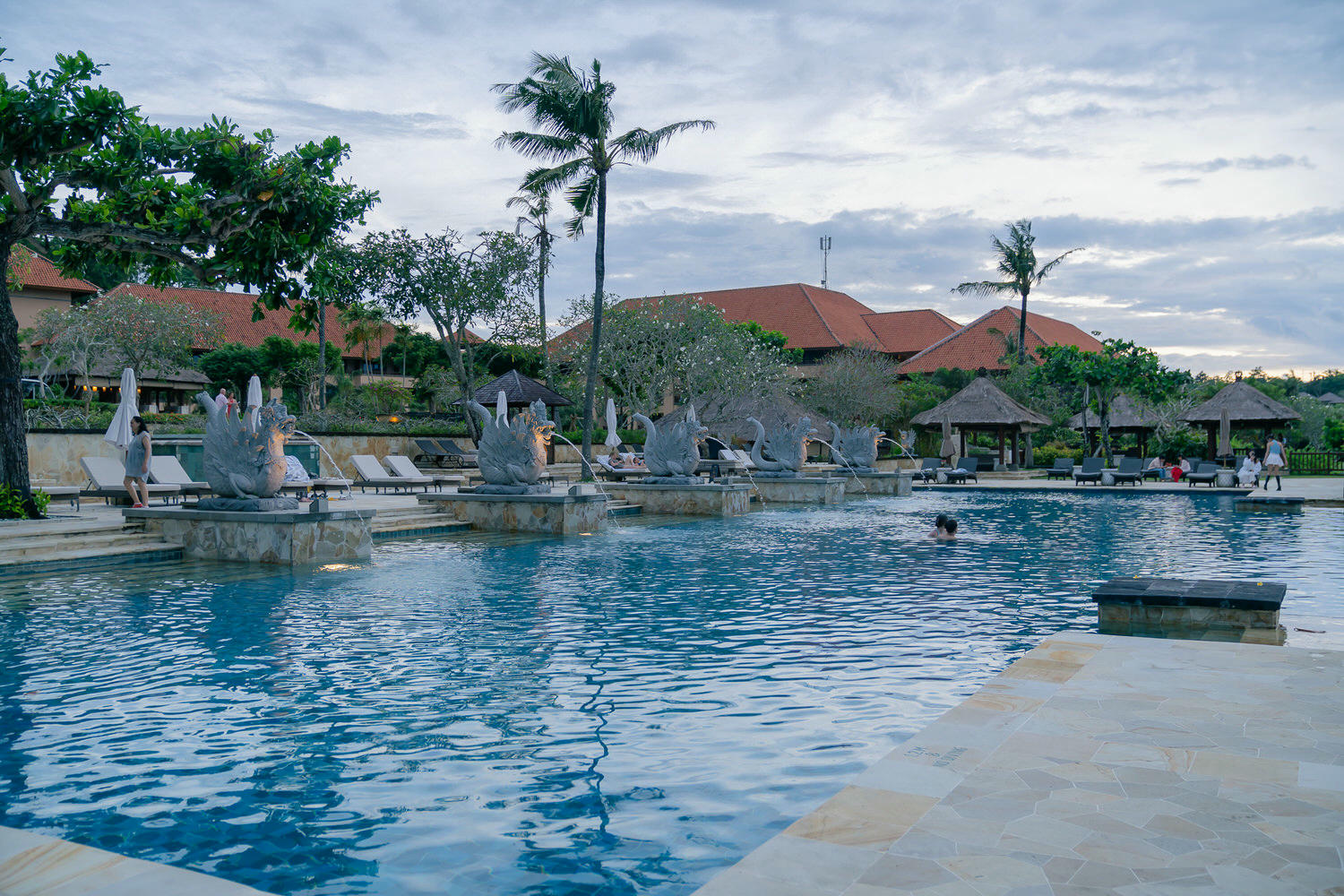 【峇里島】AYANA Rock Bar, BALI。無敵海景岩石酒吧。曾獲選全球最佳景觀酒吧 - 第6張圖