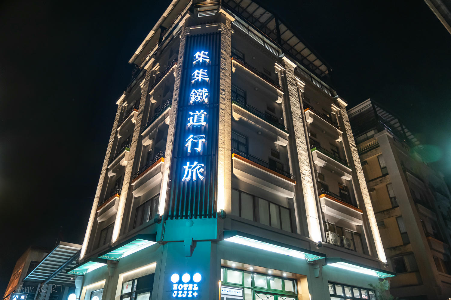 【南投】集集鐵道行旅。6種台鐵火車主題房超可愛。四人平日入住$2200元起再送觀光工廠DIY票券。還有宵夜免費泡麵吃到飽!交通方便。是玩集集/水里/車埕的最佳住宿選擇! - 第3張圖 集集鐵道行旅。台鐵火車主題房超可愛。宵夜免費泡麵吃到飽。