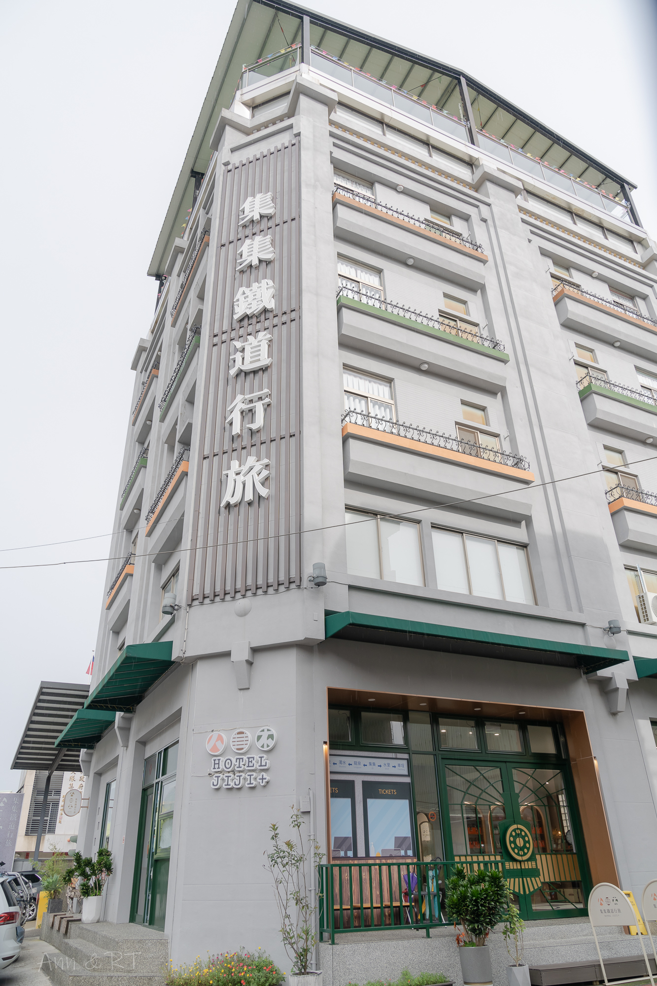 【南投】集集鐵道行旅。6種台鐵火車主題房超可愛。四人平日入住$2200元起再送觀光工廠DIY票券。還有宵夜免費泡麵吃到飽!交通方便。是玩集集/水里/車埕的最佳住宿選擇! - 第5張圖
