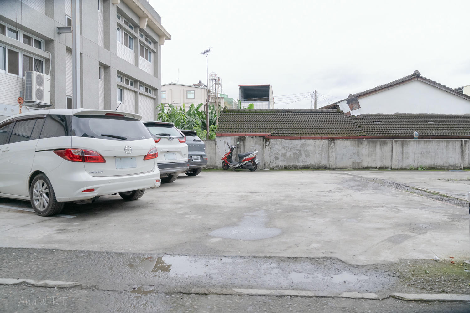 【南投】集集鐵道行旅。6種台鐵火車主題房超可愛。四人平日入住$2200元起再送觀光工廠DIY票券。還有宵夜免費泡麵吃到飽!交通方便。是玩集集/水里/車埕的最佳住宿選擇! - 第7張圖