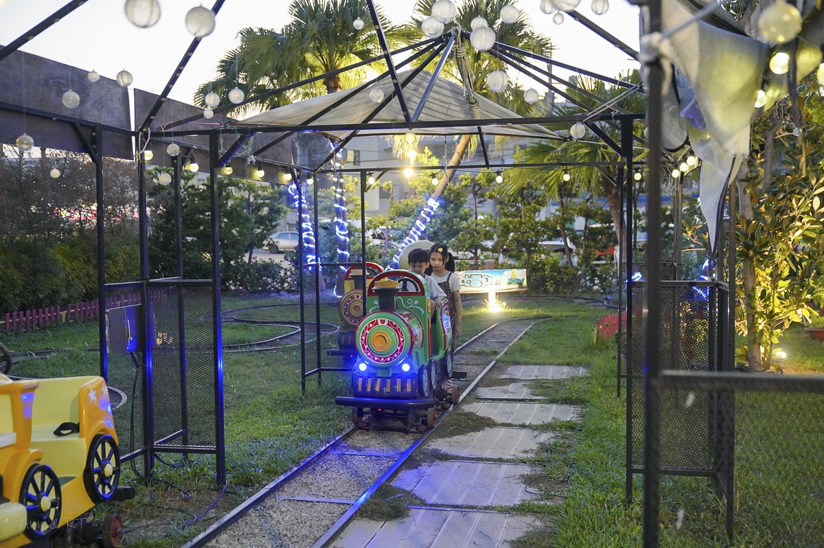 【彰化】北斗哈比雪兒親子/寵物友善餐廳。擁有大草坪綠地與親子遊戲區。車聚/戶外婚禮也適合! - 第5張圖