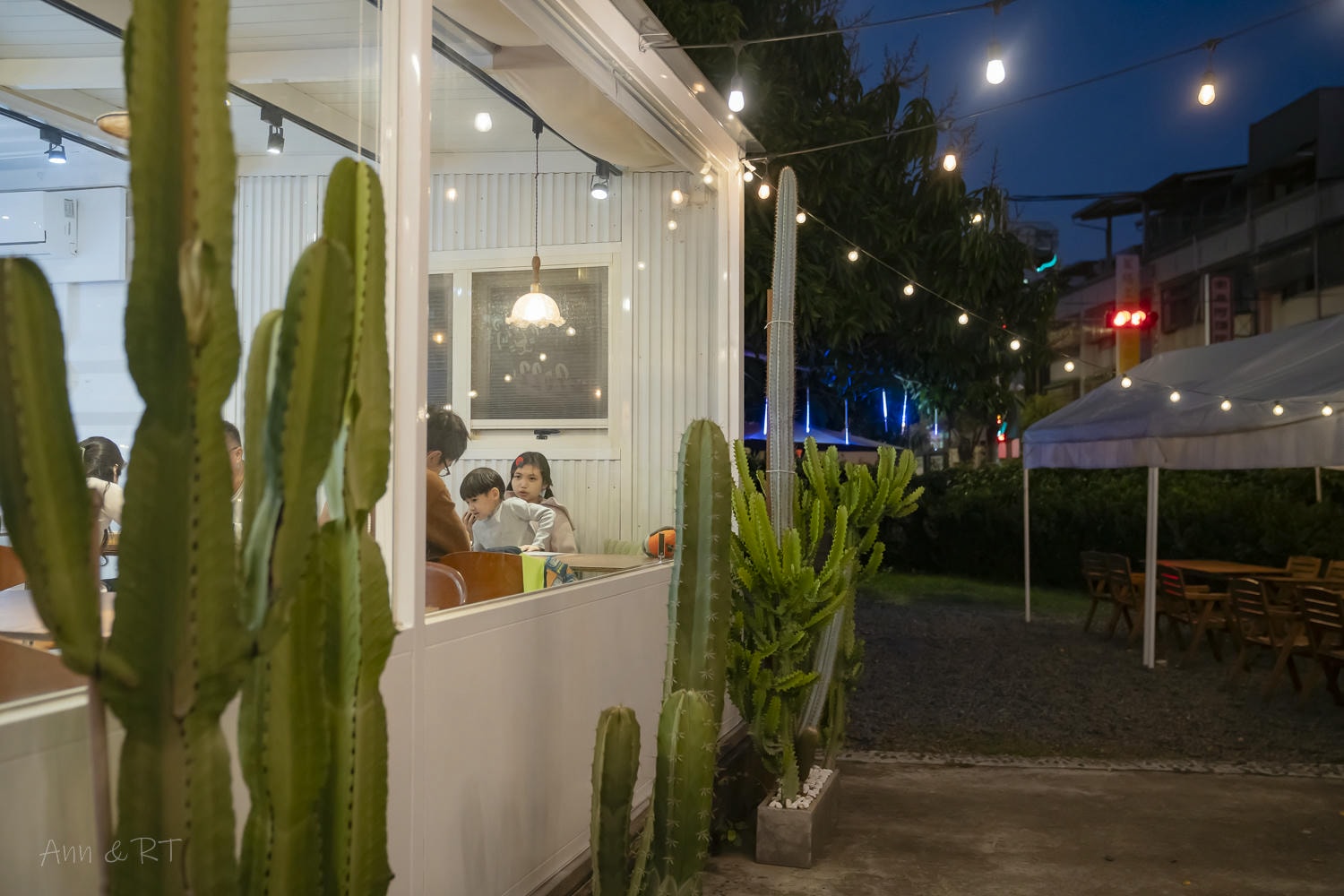 【台中】食久茶事。大里好Chill庭院風餐廳!親子寵物友善、聚會聊天好去處。義大利麵很好吃! - 第3張圖