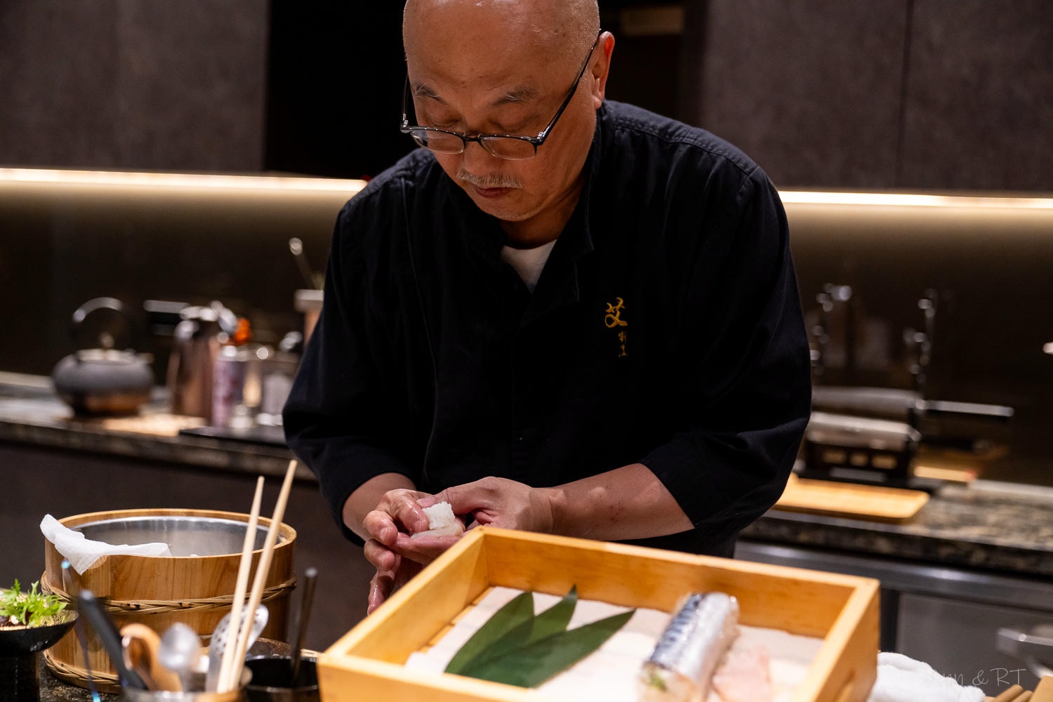 【台中】艾割烹。北屯全預約制日式無菜單料理(omakase)。十四席板前座位＋包廂