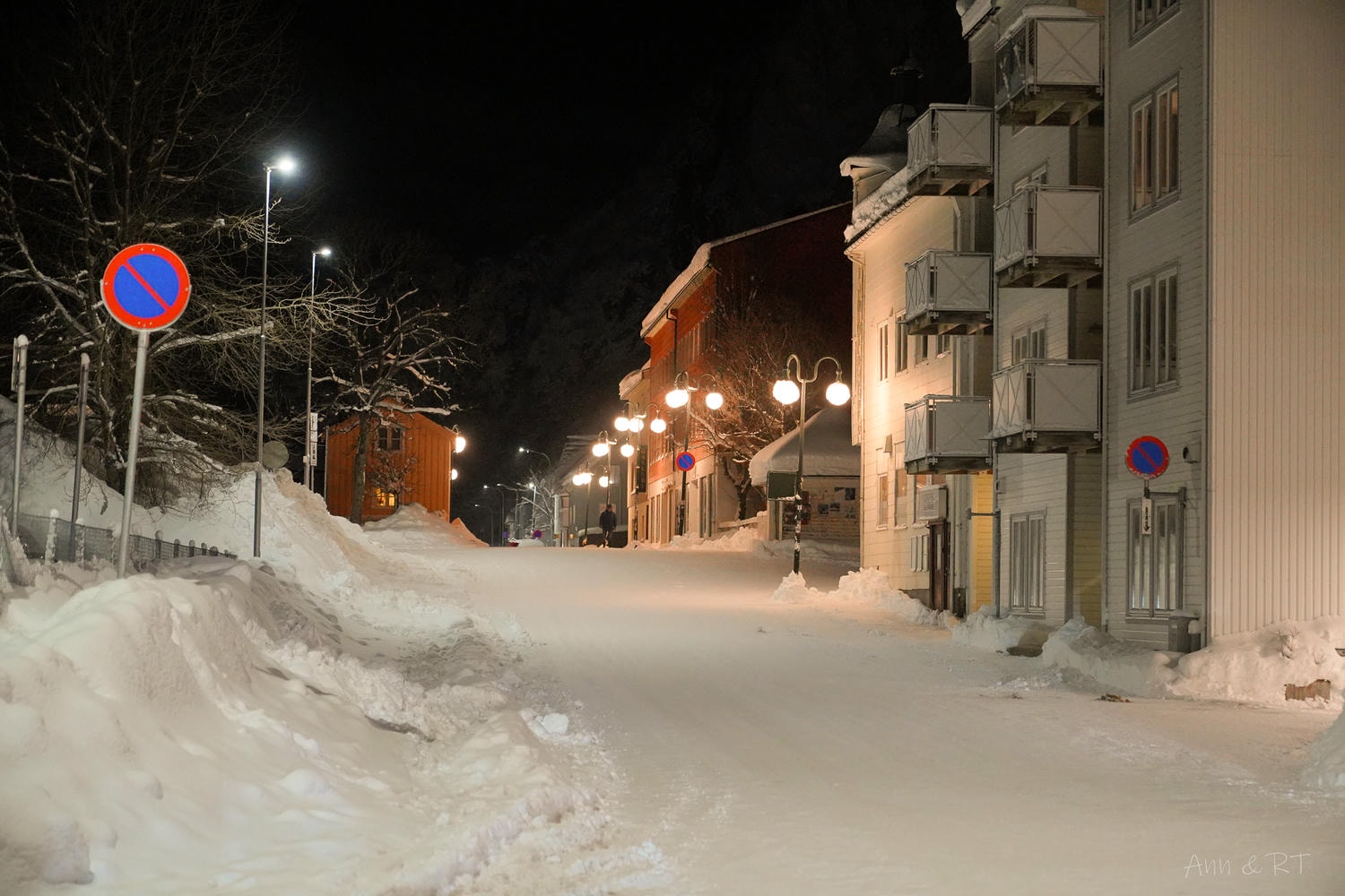【挪威親子自由行】斯沃爾維爾住宿推薦。羅弗敦索恩飯店。Thon Hotel Lofoten。全挪威票選之最好吃早餐！