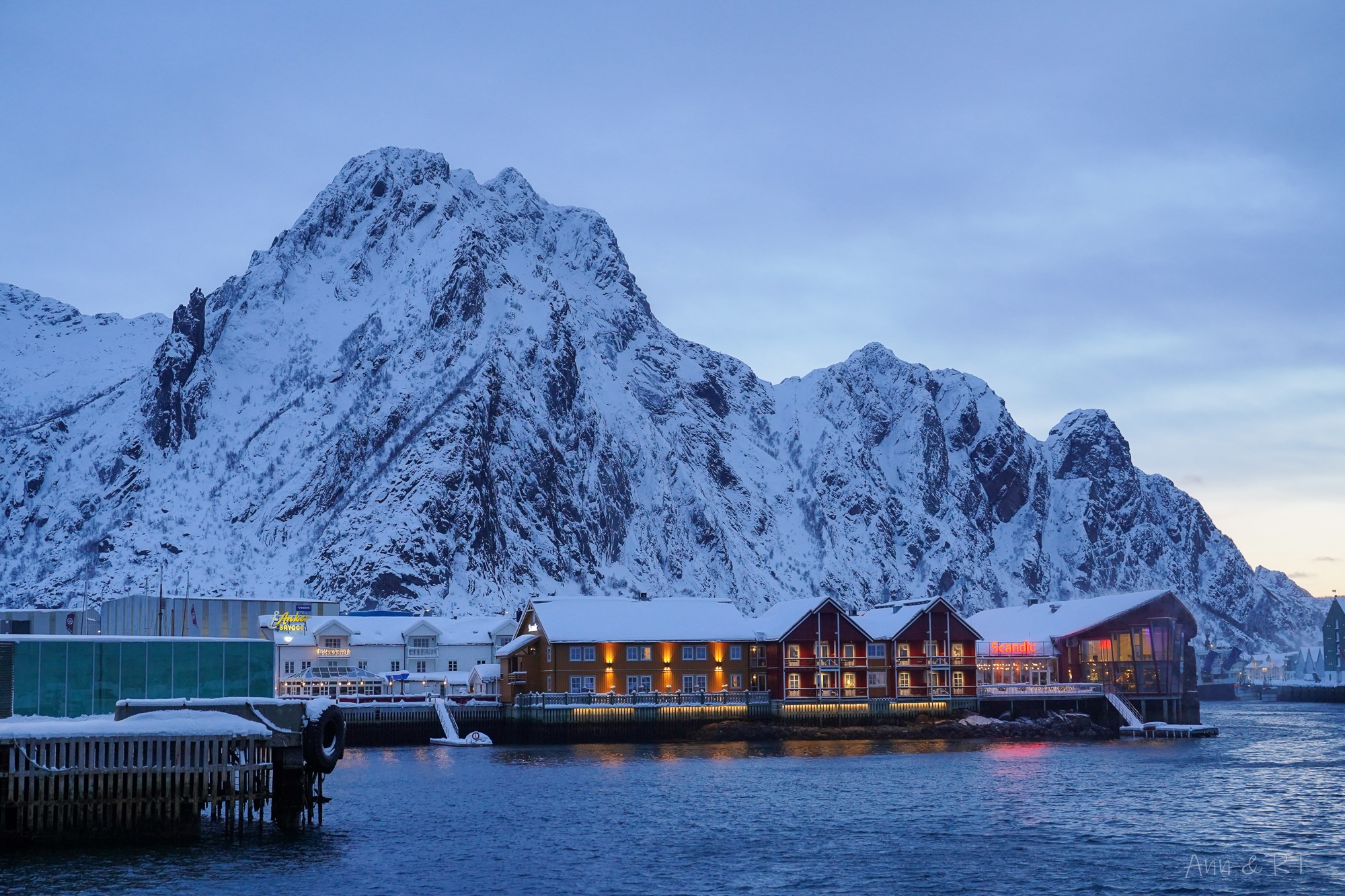 【挪威親子自由行】斯沃爾維爾住宿推薦。羅弗敦索恩飯店。Thon Hotel Lofoten。全挪威票選之最好吃早餐！