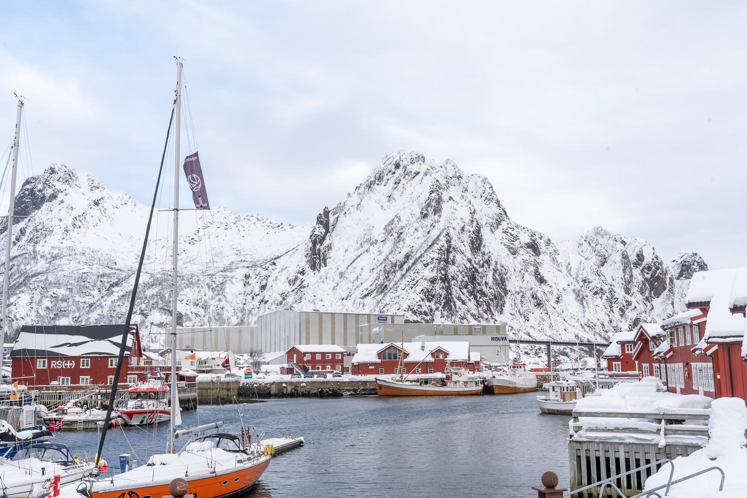 【挪威親子自由行】斯沃爾維爾住宿推薦。羅弗敦索恩飯店。Thon Hotel Lofoten。全挪威票選之最好吃早餐！