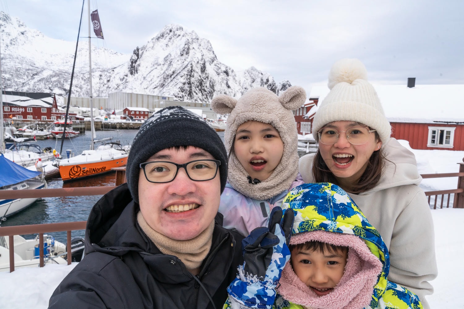 【挪威親子自由行】斯沃爾維爾住宿推薦。羅弗敦索恩飯店。Thon Hotel Lofoten。全挪威票選之最好吃早餐！