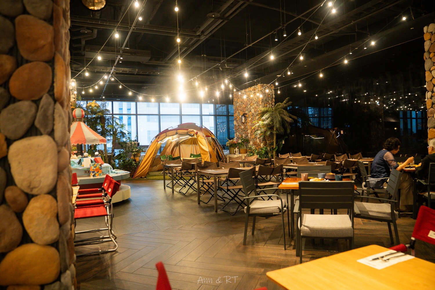 【桃園】夜宿XPARK海洋館。COZZI Blu和逸飯店·桃園館｜Blu Night 星級海洋眠旅。睡在大水族缸前超夢幻